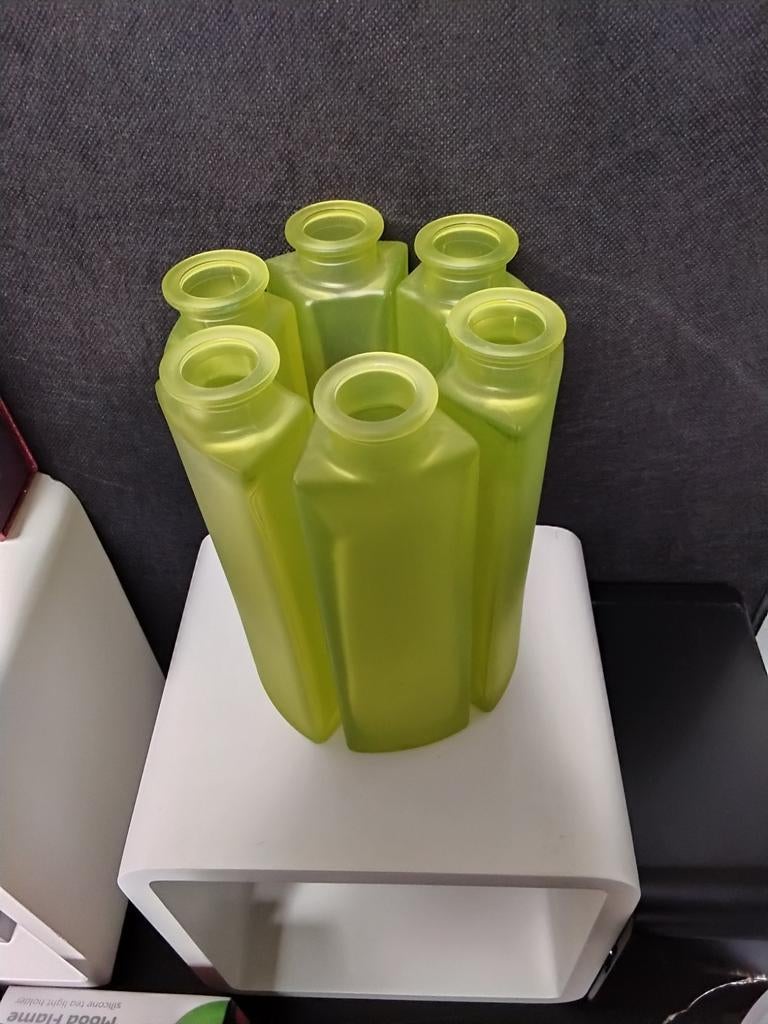 Set van 6 limoengroene matglazen asymmetrische vaasjes Ikea, Ophalen of Verzenden, Zo goed als nieuw, Glas