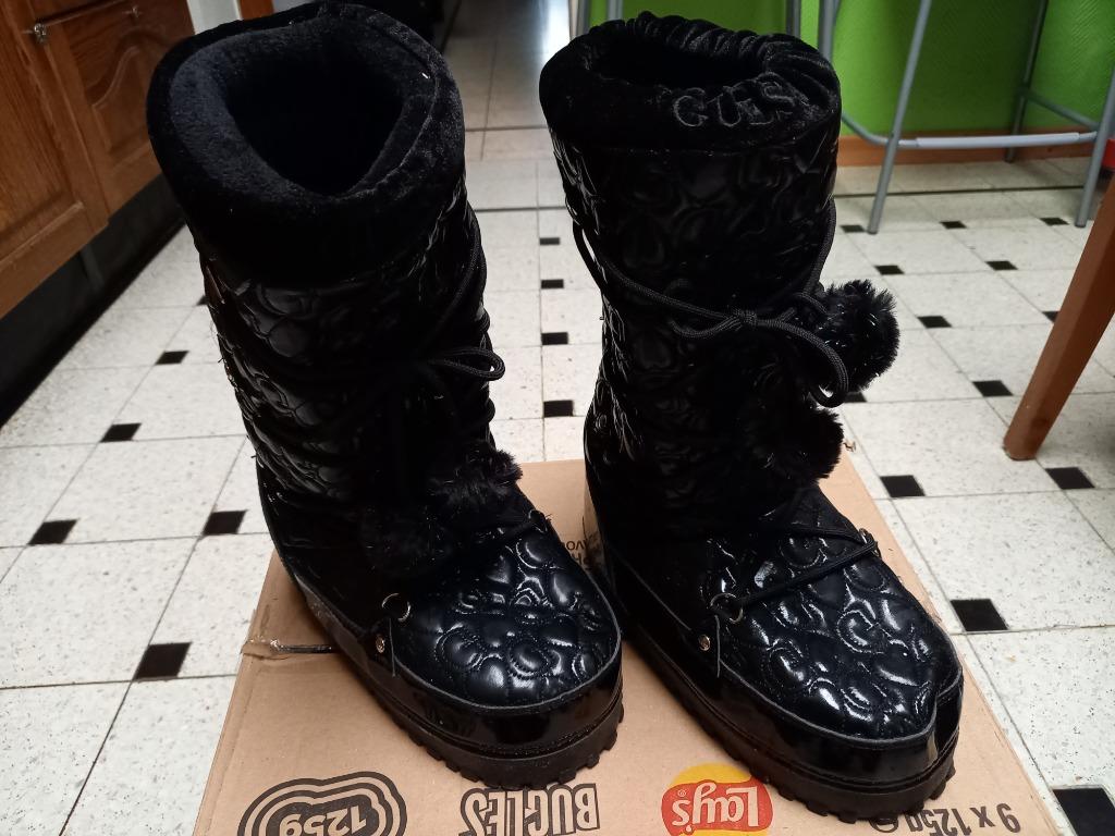 Moon boots "GUESS", Bottes, Comme neuf, Enlèvement, GUESS