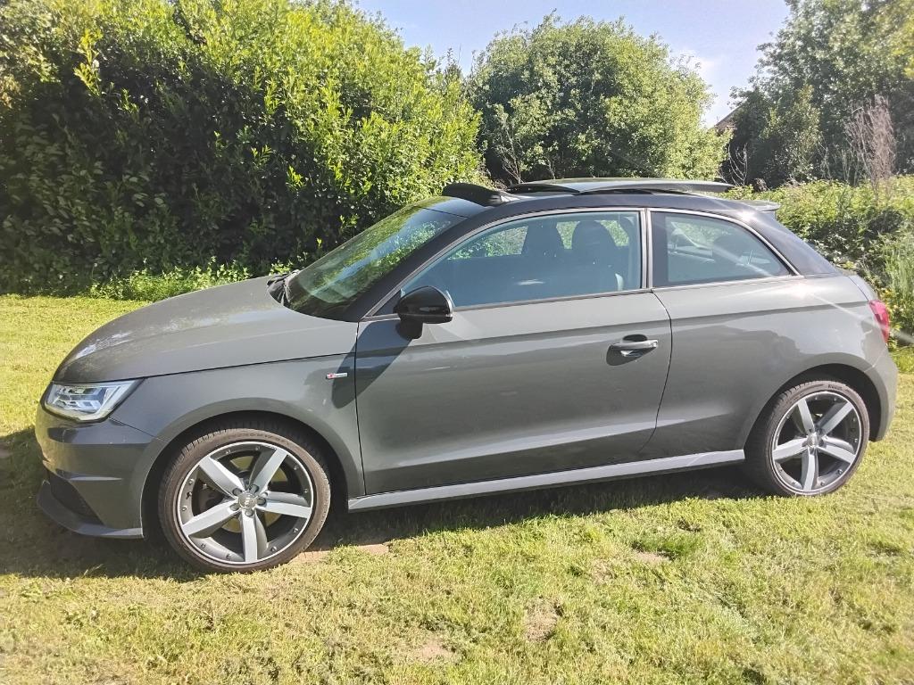 A1 1.8 tfsi sport turbo pro s line 7traps dsg 192 pk, Autos, Cuir, Argent ou Gris, Achat, A1