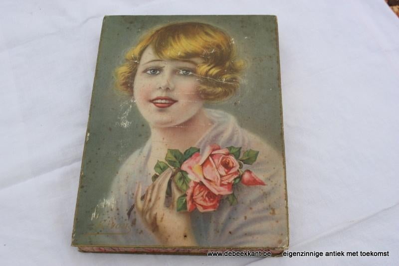 Retro vintage antieke oude kartonnen doos chocolade Kivou., Verzamelen, Ophalen of Verzenden