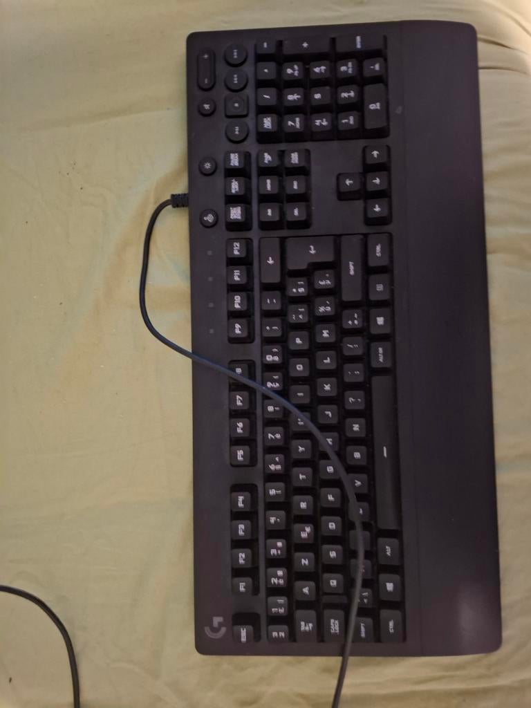 Logitech G213, Enlèvement ou Envoi