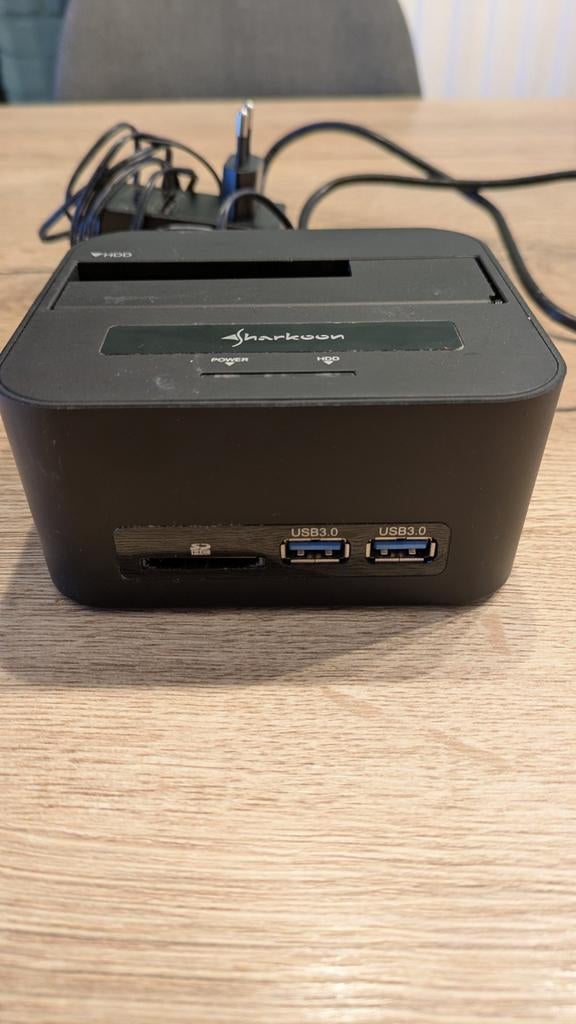 Sharkoon QuickPort XT HC Pro dockingstation, Sharkoon, Ophalen of Verzenden, Zo goed als nieuw, Docking station