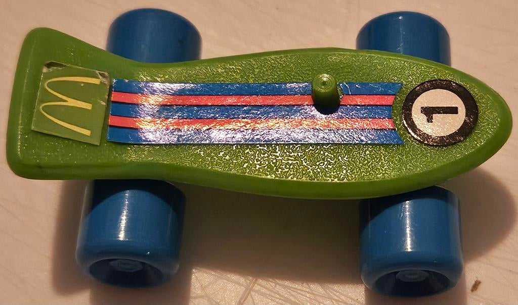 McDonalds happy meal skateboard 1988
Dit is een, Ophalen of Verzenden, Zo goed als nieuw