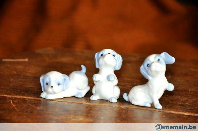 3 petit chien decoratif en porcelaine, Antiquités & Art, Enlèvement ou Envoi