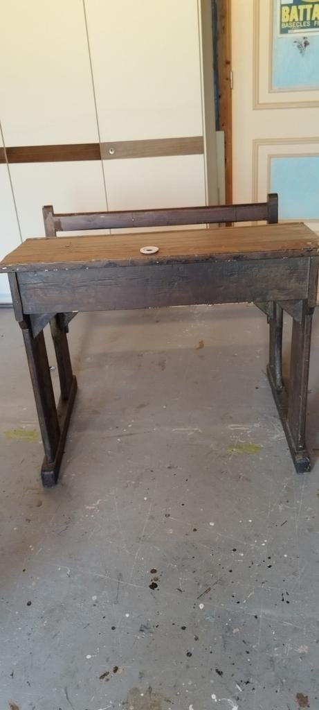 Bureau d'écolier, Enlèvement