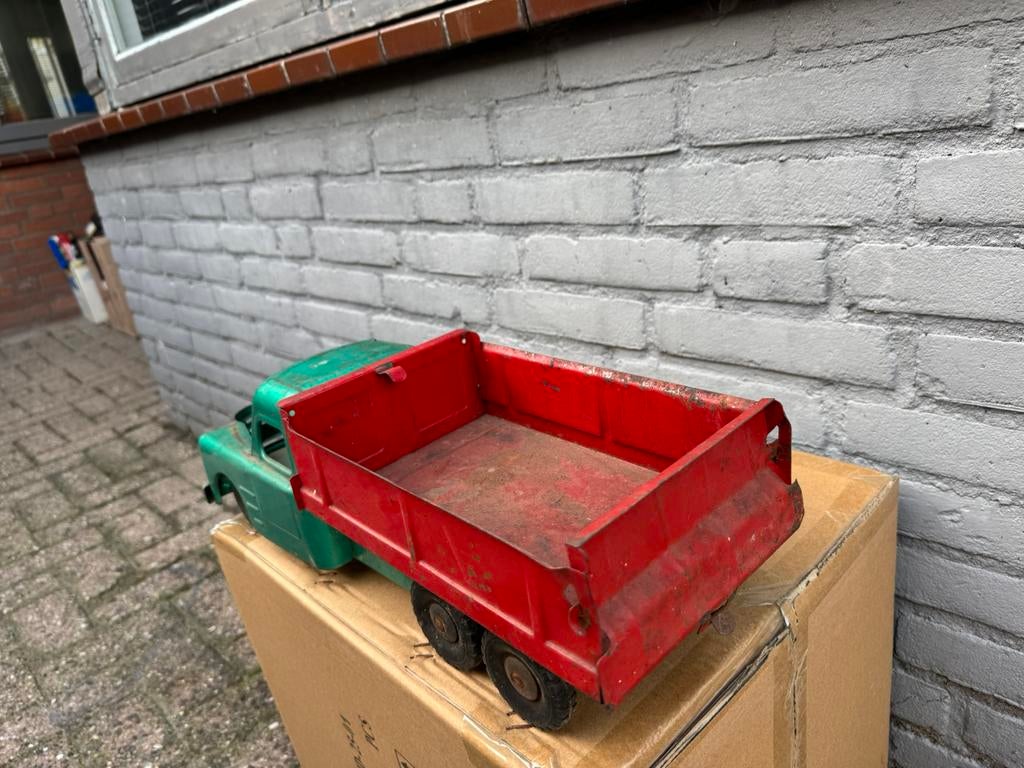 Oude metalen speelgoed truck, Antiek en Kunst, Ophalen of Verzenden