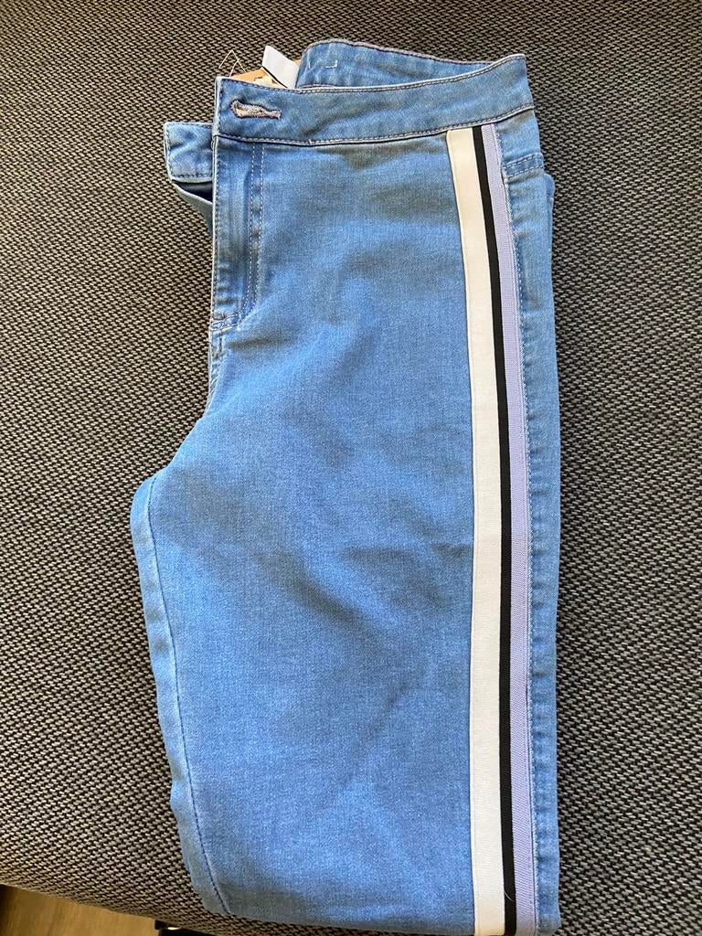 Pantalon jean legging OVS, Neuf, W28 - W29 (confection 36), Enlèvement ou Envoi, Bleu