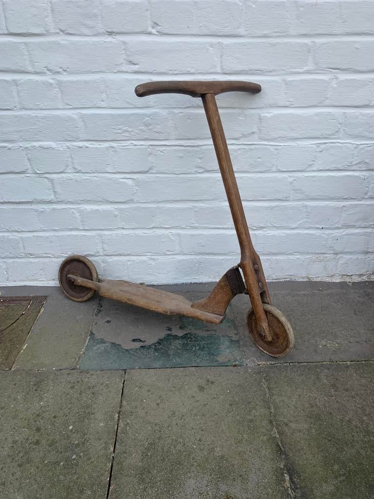 Très ancienne trottinette en bois, Vélos & Vélomoteurs, Trottinettes, Enlèvement ou Envoi, Utilisé
