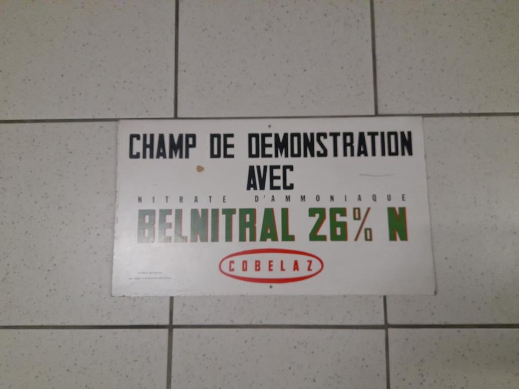 Kartonnen reclameborden belnitral, Enlèvement ou Envoi
