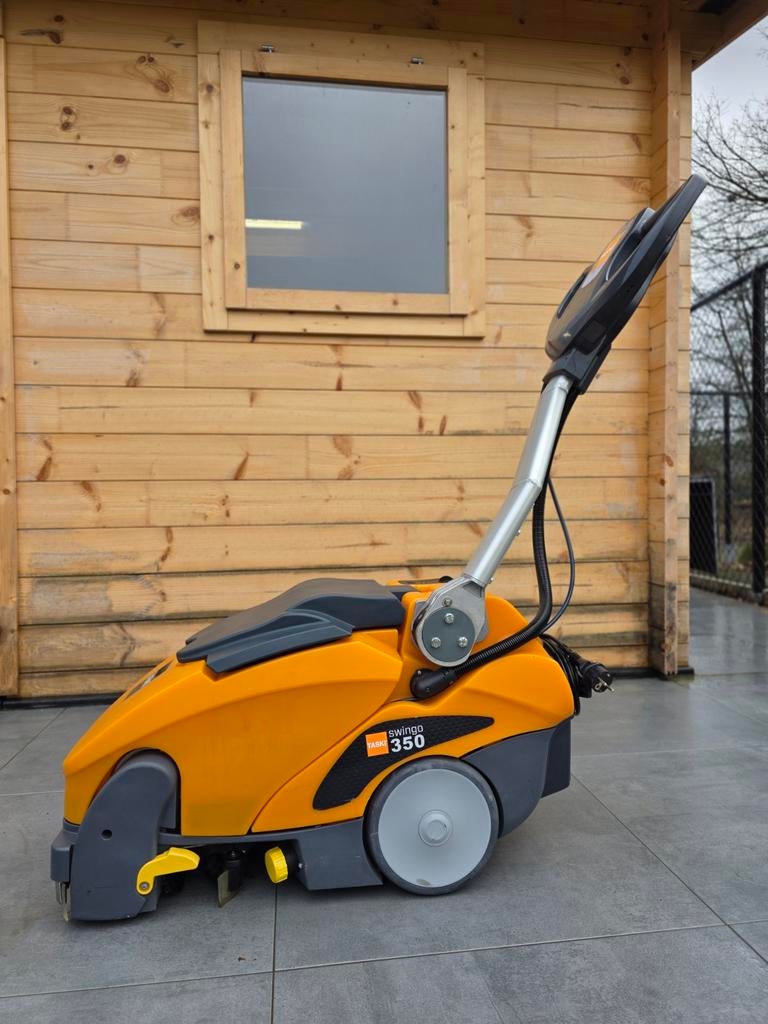 Taski Swingo 350B Schrobzuigmachine Nieuwe Accu's, Ophalen of Verzenden, Zo goed als nieuw, Schrobmachine