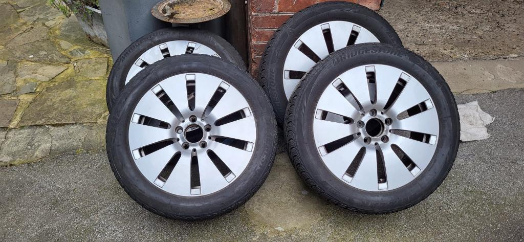 Mercedes C 4 winterwielen + Bridgestone Blizzak-banden, Ophalen, Gebruikt, 17 inch, Winterbanden
