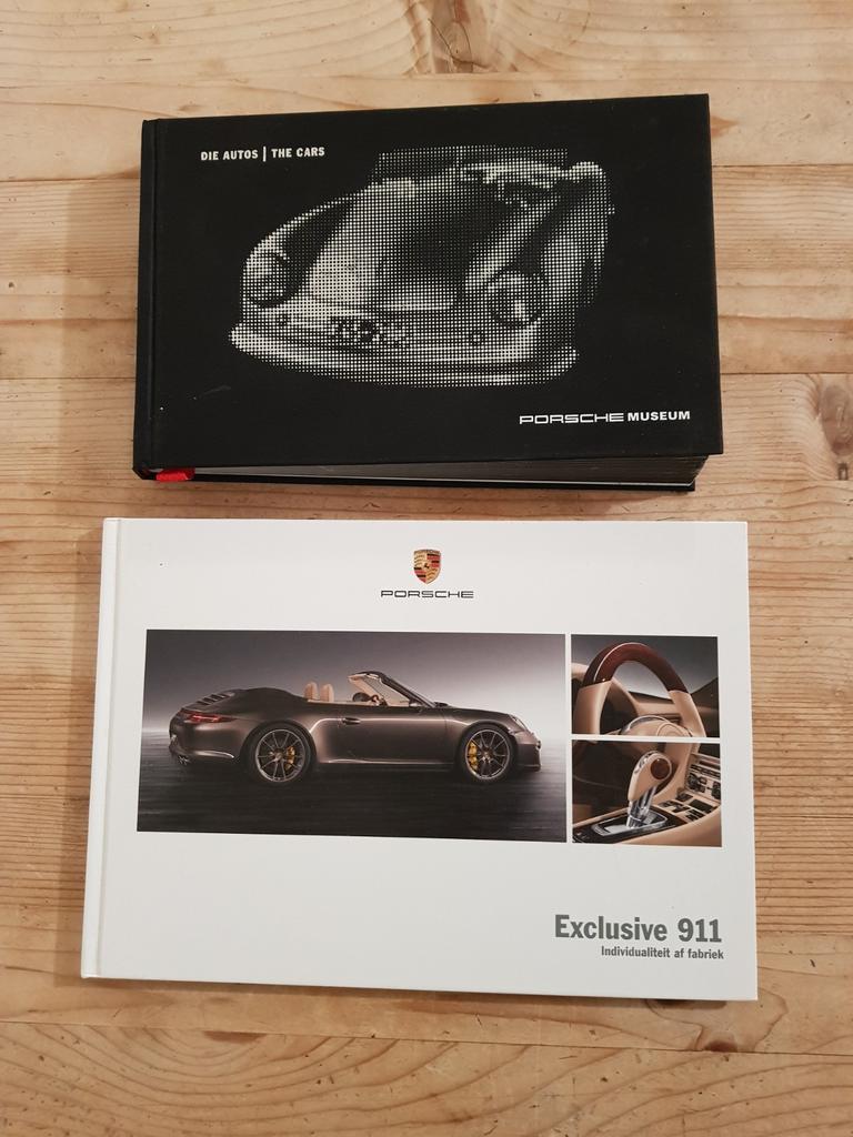 Porsche museum gids engels/duits 2015  + Exclusive 911, Enlèvement ou Envoi