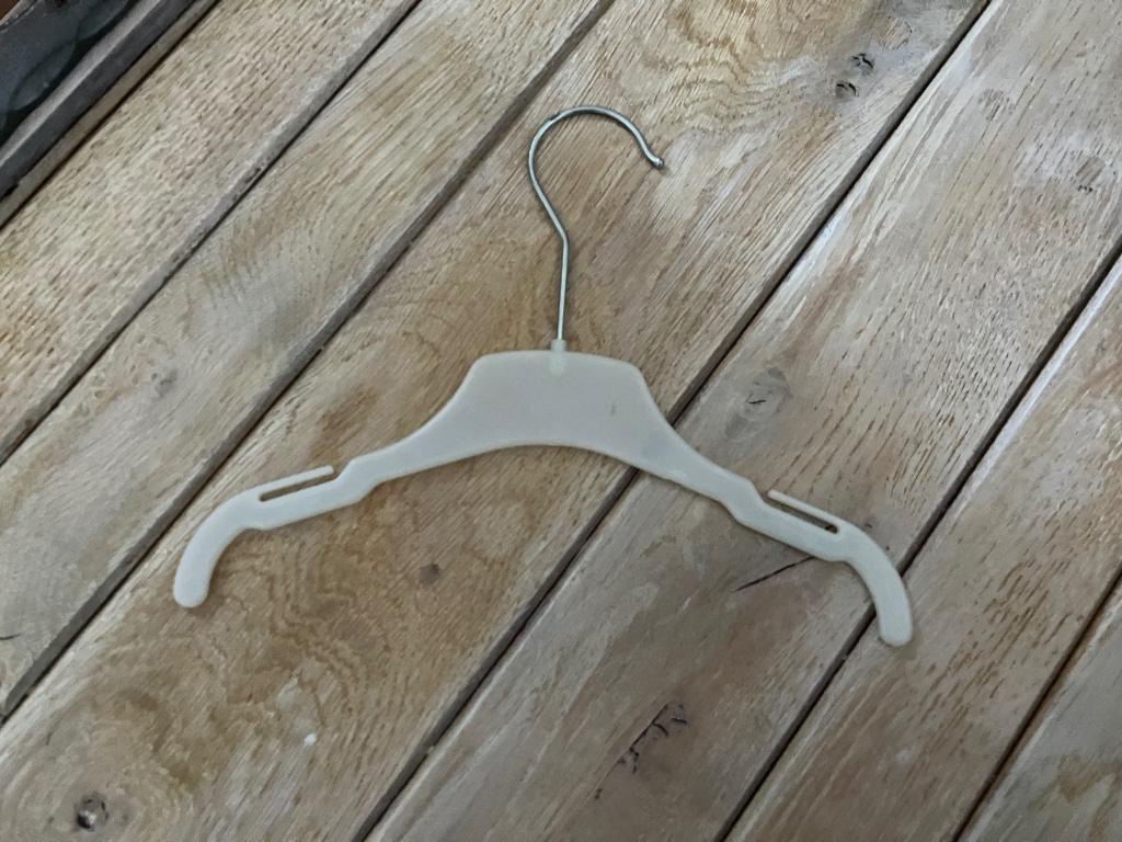 Witte kleerhanger peuter/ kleuter, Kinderen en Baby's, Ophalen, Gebruikt, Jongen of Meisje