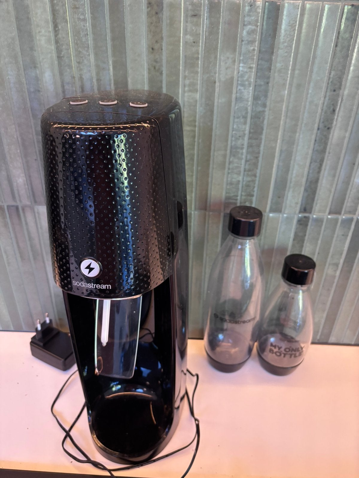 Sodastream met 2 flessen., Ophalen, Zo goed als nieuw