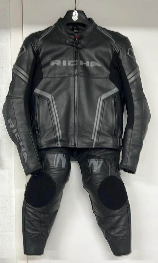Richa Assen 2-delig lederen motorpak L, EU 52 (met opties), Enlèvement ou Envoi, Seconde main, Hommes, Manteau | cuir