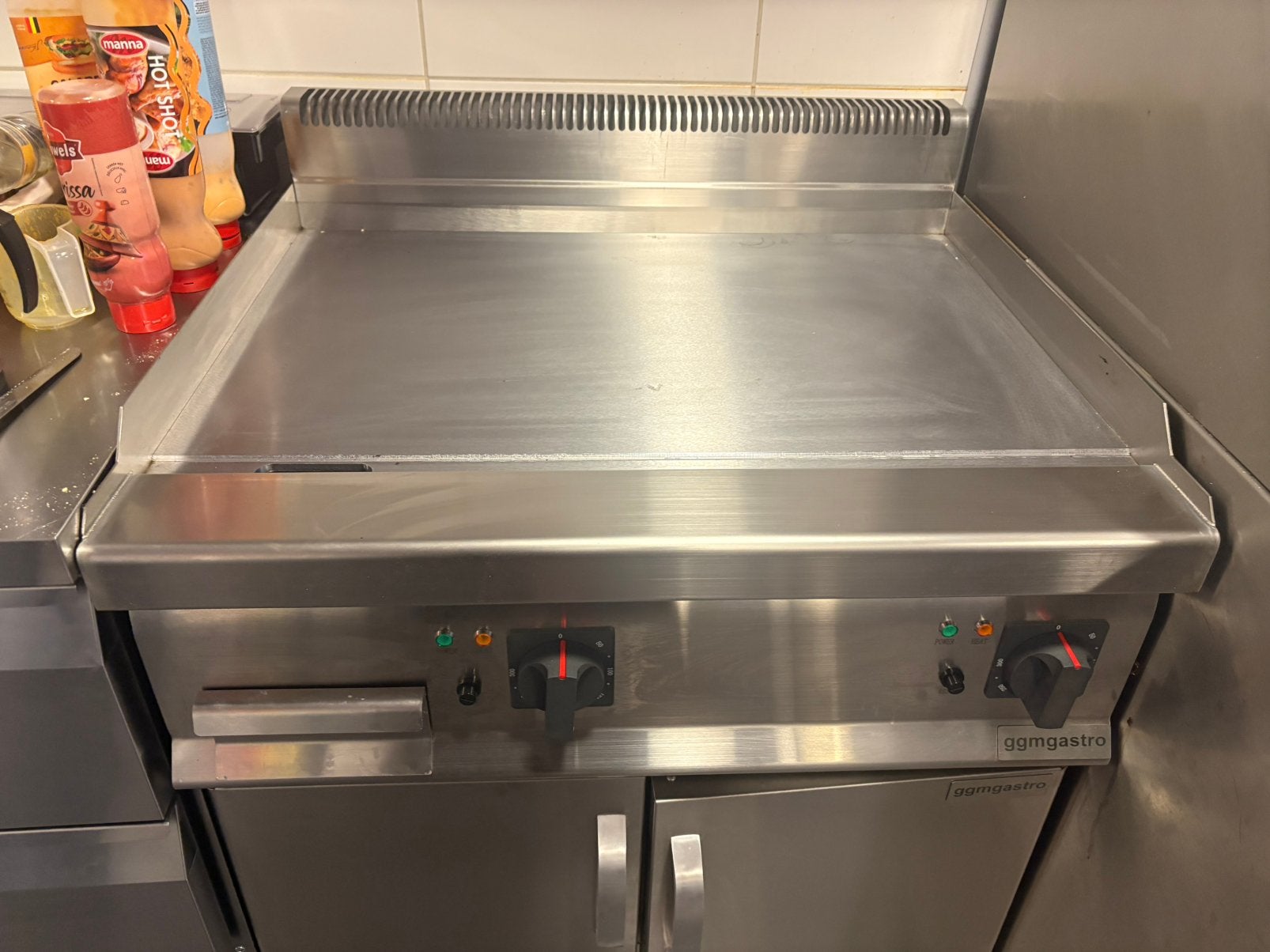 Plancha électrique neuve, Enlèvement