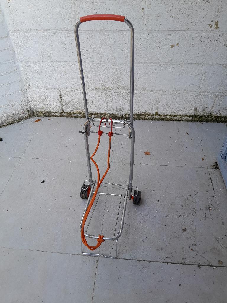 Chariot à main pliable 10€. Voir mes autres annonces., Enlèvement, Comme neuf