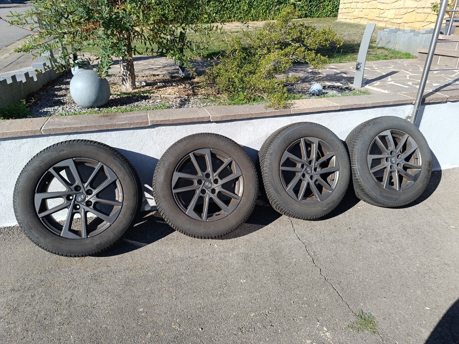 A vendre : 4 pneus hiver Kleber 215/65 R17 avec jantes alu –, Véhicule de tourisme, Enlèvement, Utilisé, Pneus hiver