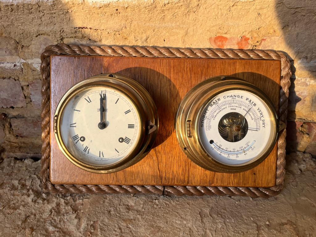 Vintage scheepsklok + barometer Schatz – op houten paneel, Audio, Tv en Foto, Weerstations en Barometers, Ophalen, Zo goed als nieuw
