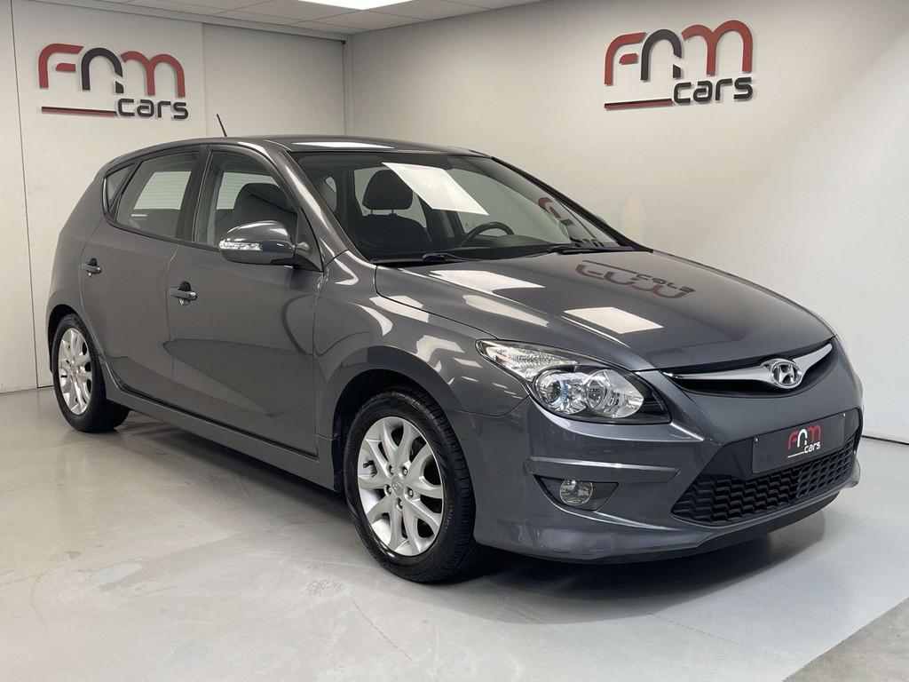 Hyundai i30 1.6i benzine Automaat 98.000km Garantie, Autos, Hyundai, Argent ou Gris, Achat, Entreprise, Carnet d'entretien
