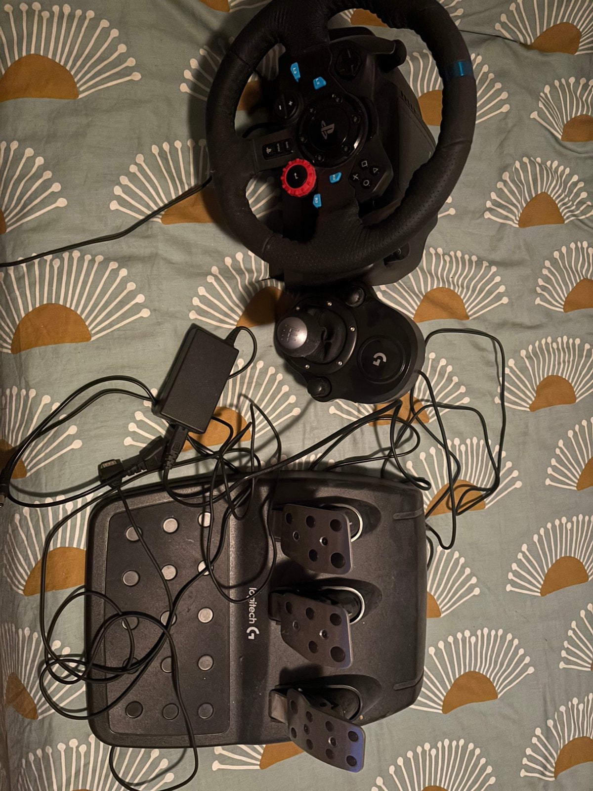 Race sim Logitech stuur, Ophalen, Zo goed als nieuw