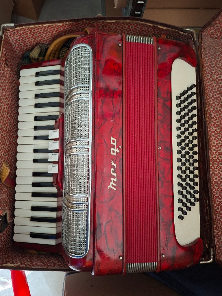 Italiaanse accordeon in originele vintage koffer, Muziek en Instrumenten, Gebruikt, 80-bas, Met koffer, Toetsaccordeon