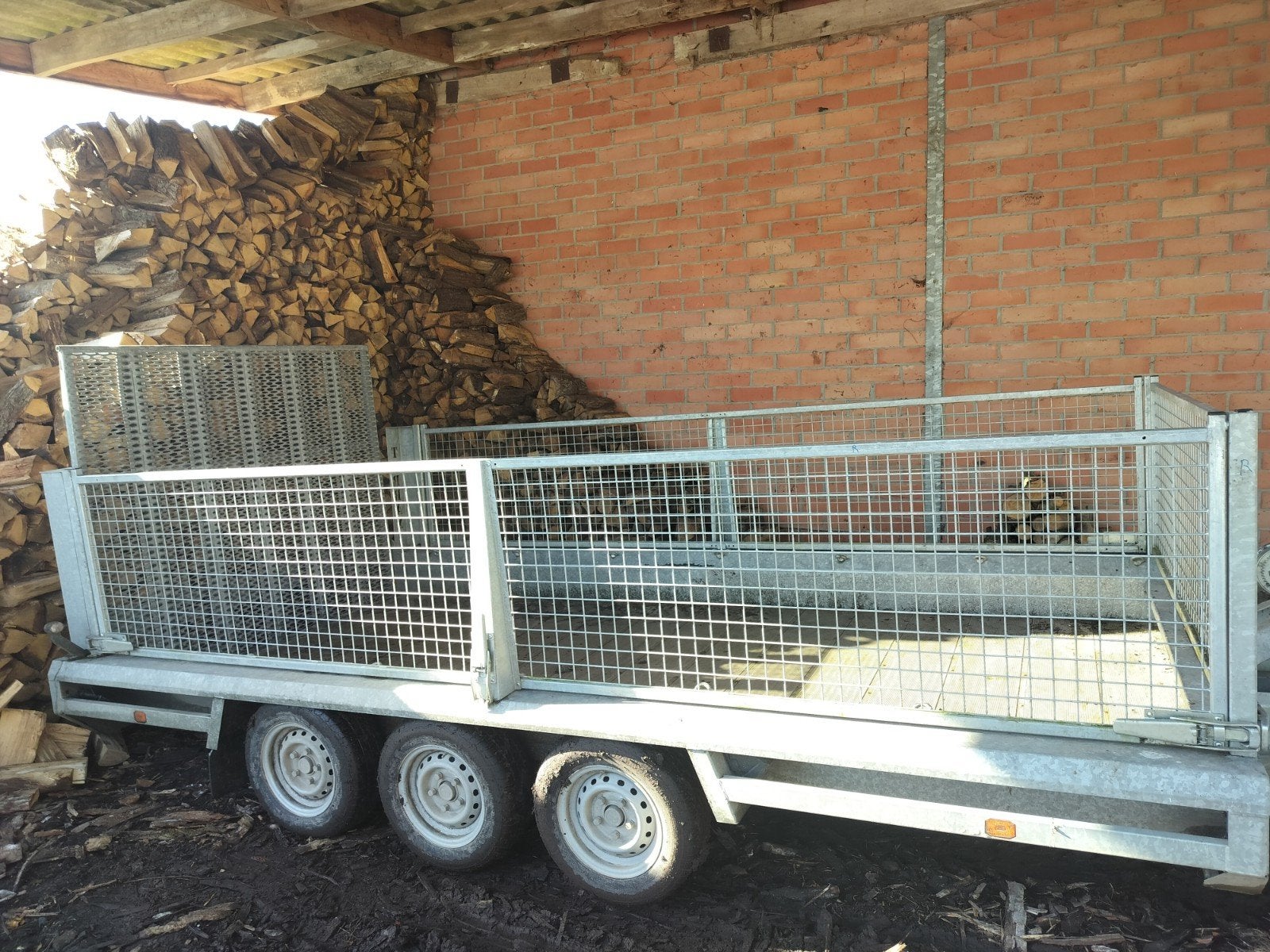Grote plateauwagen/machinelader te huur, Ophalen of Verzenden