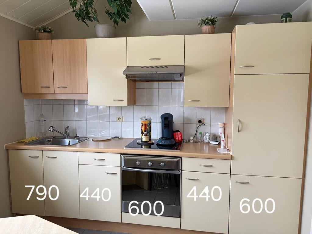 Complete Keuken met toestellen in zeer goede staat, Huis en Inrichting, Ophalen