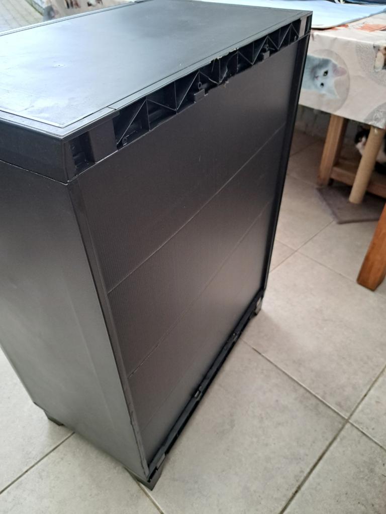 Plastieken kast met deuren voor en teras, Doe-het-zelf en Bouw, Deuren en Vliegenramen, Ophalen
