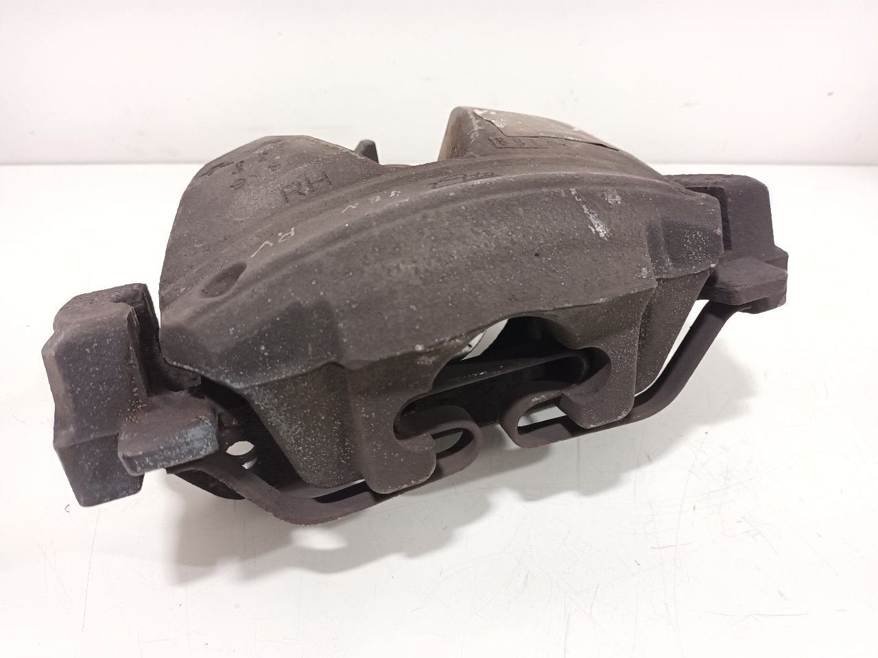 Remklauw rechts voor Toyota ProAce, Onderdelen@venauto.nl, Van der Ven Autorecycling B.V., Ettenseweg 76, 4706 PB Roosendaal, The Netherlands