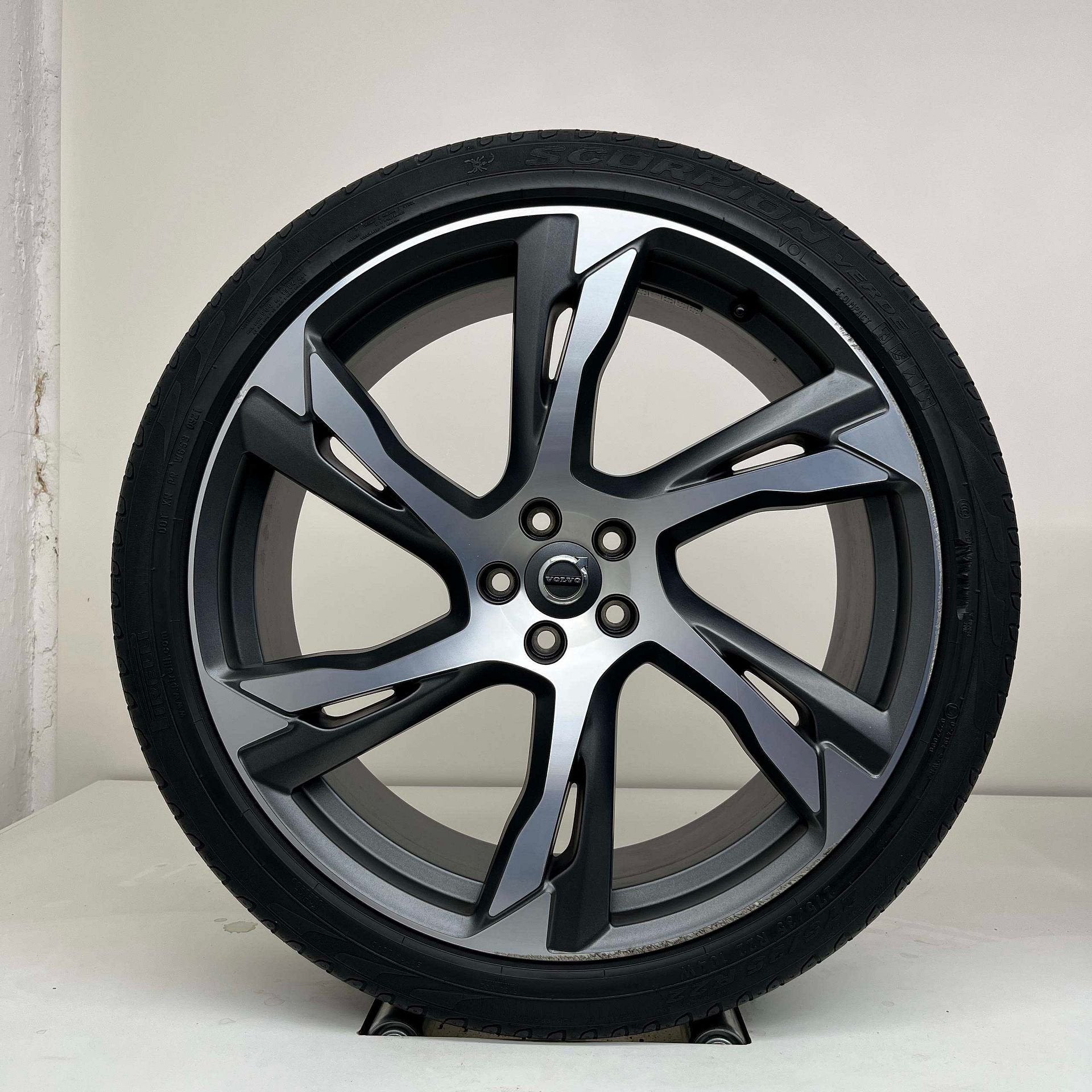 Volvo XC90 - 22 inch - zomerbanden, Pneus et Jantes, Enlèvement ou Envoi, Véhicule de tourisme, Autres dimensions