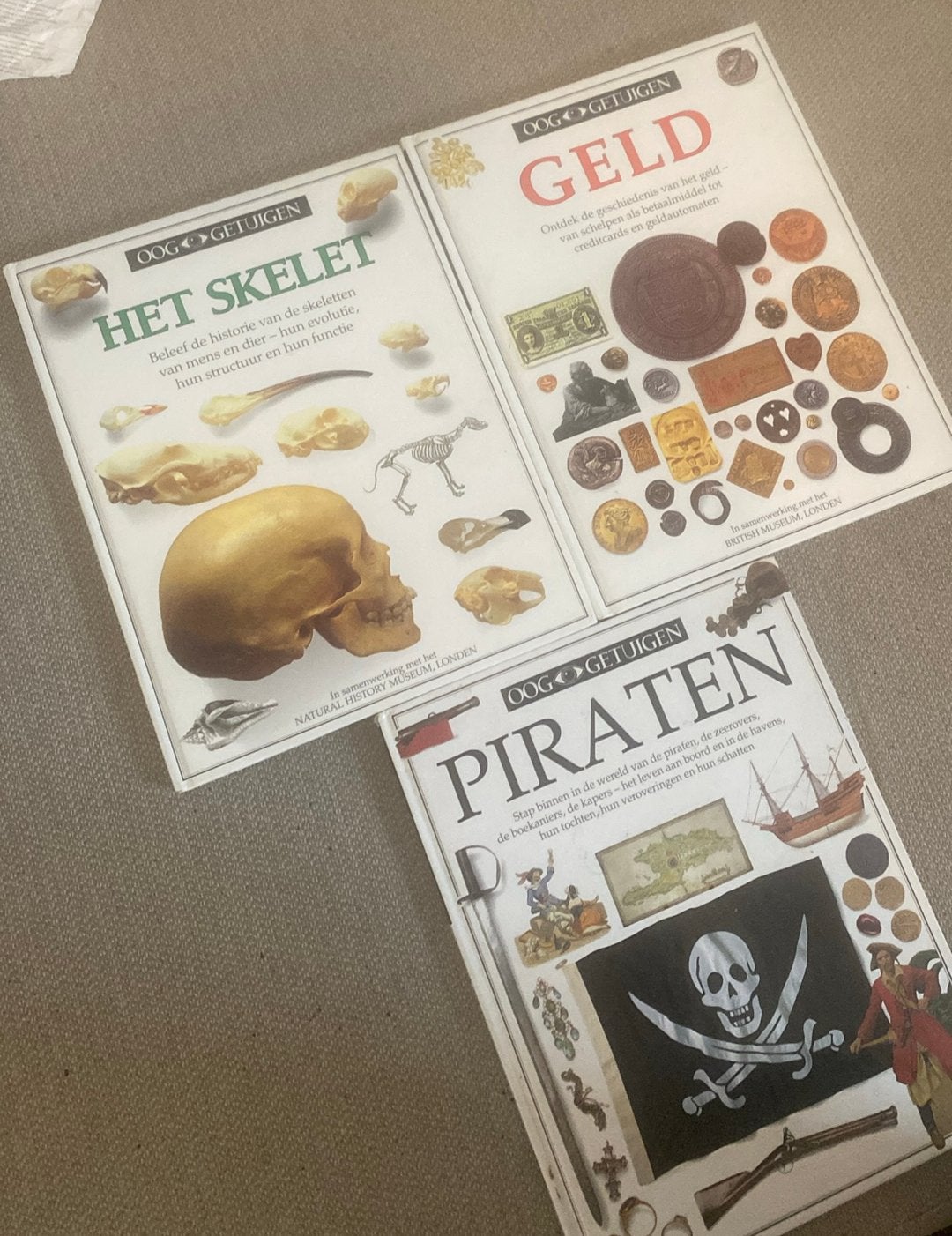 Lot 3 boeken Ooggetuigen - Piraten, Geld, Het Skelet, Boeken, Ophalen of Verzenden, R. Platt