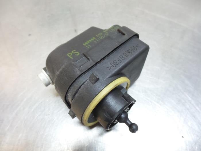Moteur phare d'un Peugeot 107, -, 3 mois de garantie, Utilisé, -