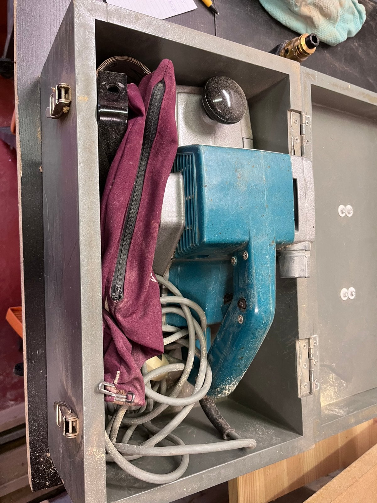 Makita bandschuurmachine model 9401, Doe-het-zelf en Bouw, Ophalen, Gebruikt