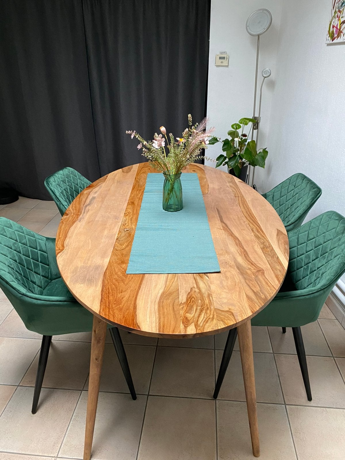 Table en bois Seesham, Maison & Meubles, 150 à 200 cm, Cinq personnes ou plus, Comme neuf, Enlèvement