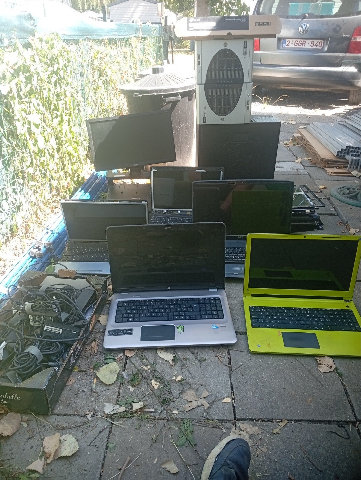 lot pc portable 10 chargeur tour écran pièce etc, Informatique & Logiciels, Enlèvement ou Envoi, Utilisé, 17 pouces ou plus