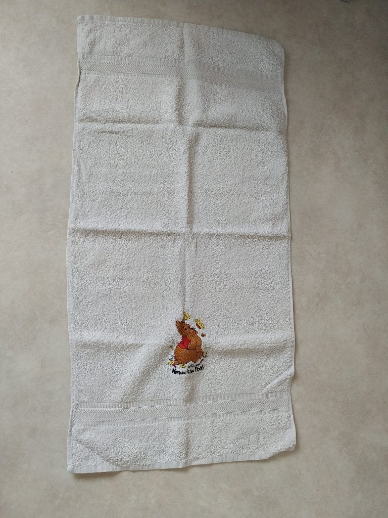 handdoek disney winnie the pooh 50x90cm, Huis en Inrichting, Ophalen of Verzenden, Handdoek