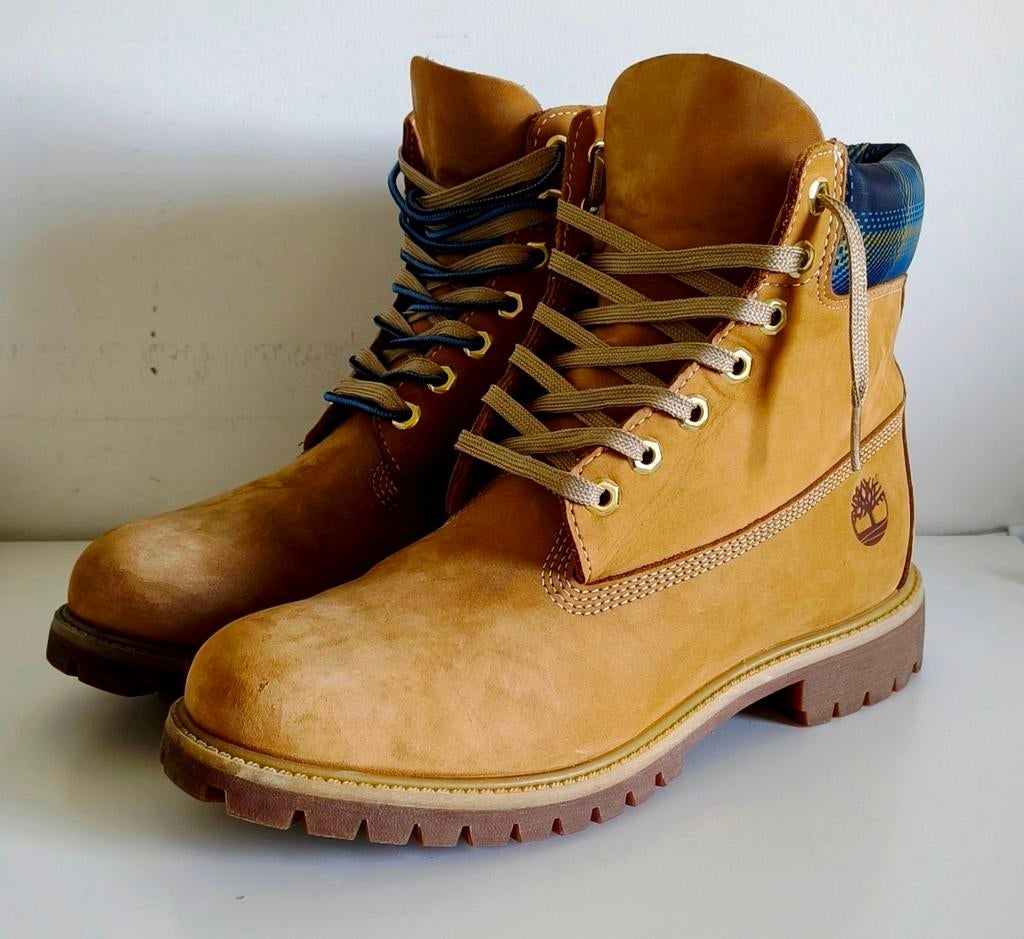 Timberland 6inch classics - taille 44 + 2 paires de lacets, Vêtements | Hommes, Chaussures, Enlèvement ou Envoi, Autres couleurs