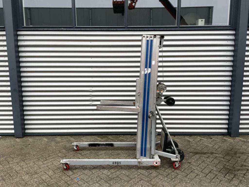 Genie SLC-24 Materiaallift kanaallift (bj 2013), Zakelijke goederen, Machines en Bouw | Liften, Steigers en Ladders