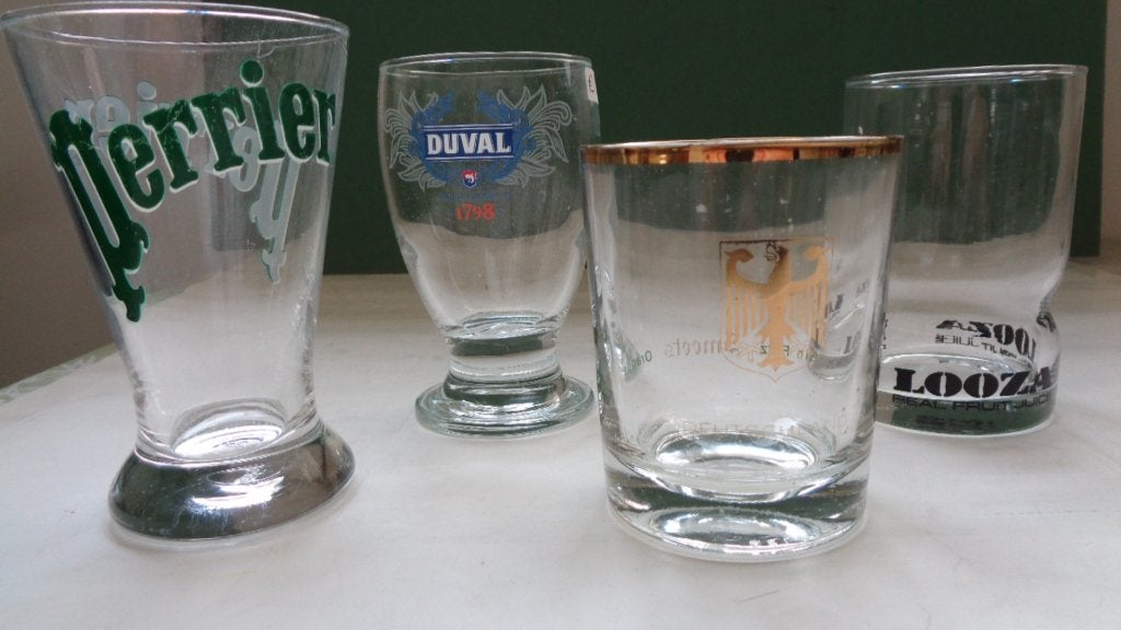 4 verschillende Glazen Perrier--Loza--Duval--Deutschland, Verzamelen, Ophalen of Verzenden, Zo goed als nieuw, Frisdrankglas