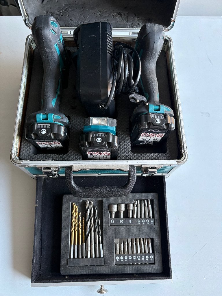 Makita 10,8V CXT complete accuset – zeer goede staat, Doe-het-zelf en Bouw, Gereedschap | Boormachines, Zo goed als nieuw, Boor- en Schroefmachine