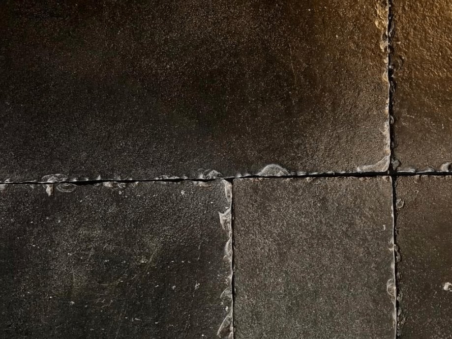MURAILLES BOURGUIGNONNES/MURS D'ÉGLISE/CARREAUX EN PIERRE, Enlèvement