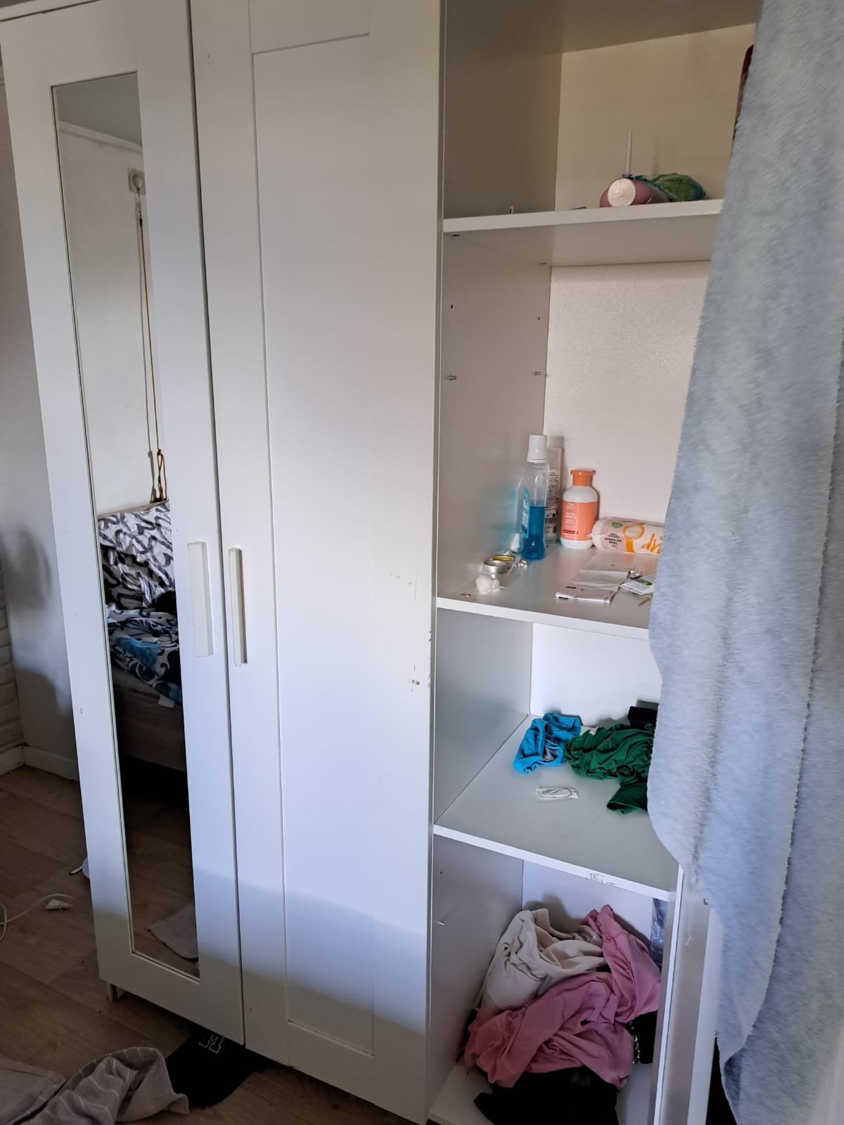 Grand dressing / Armoire blanche avec miroir et étagères, Maison & Meubles, Enlèvement