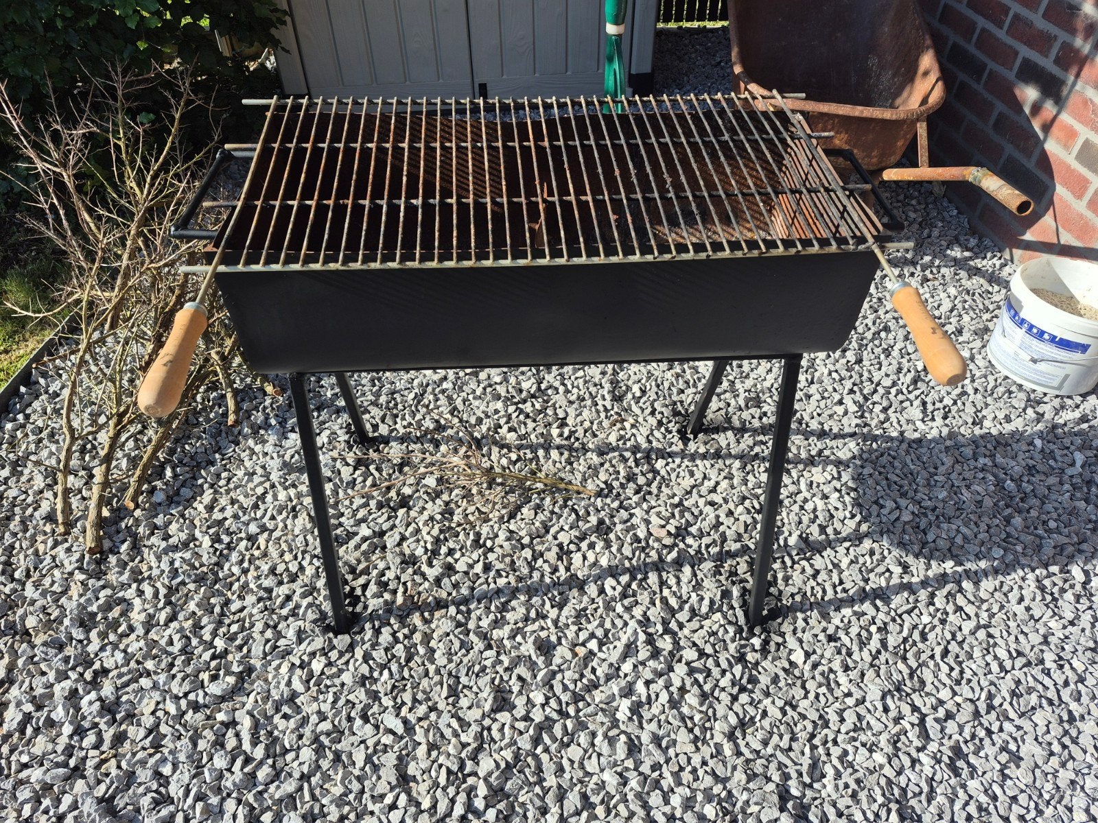 Barbecue conception maison 75 X 40 cm. Très solide., Enlèvement
