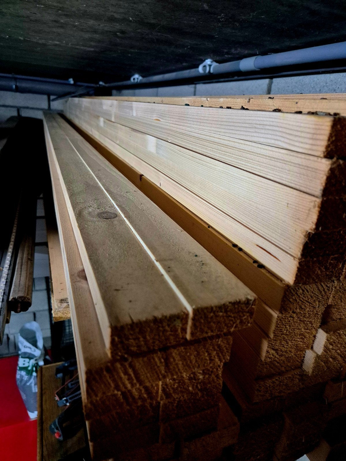 Vuren houten latten, Enlèvement, Épicéa