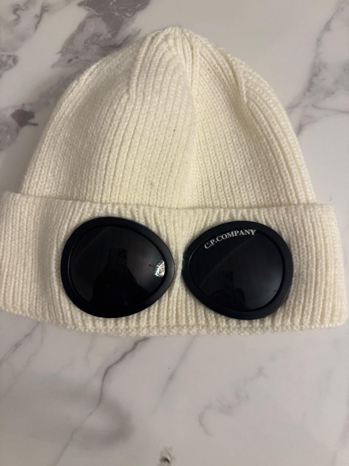 bonnet cp blanc neuf, Kleding | Heren, Ophalen of Verzenden, Muts