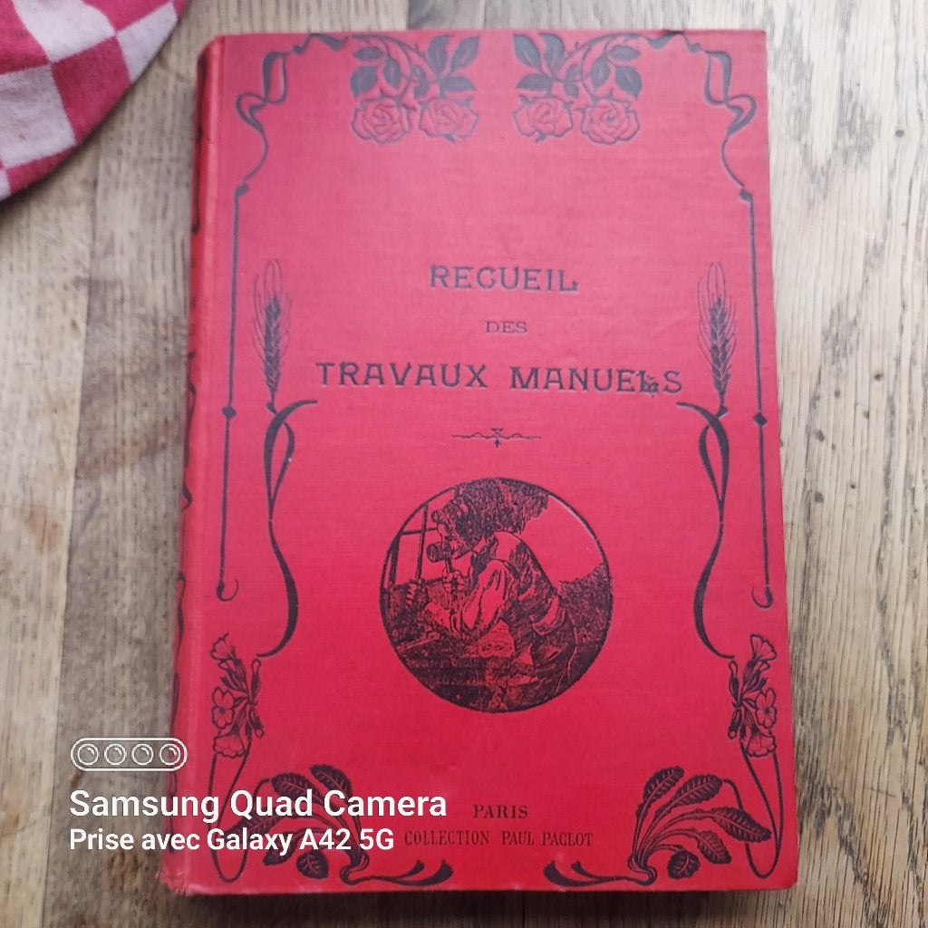 Livre recueil des travaux manuels 1899, Boeken, Tijdschriften en Kranten, Gelezen, Krant, Ophalen