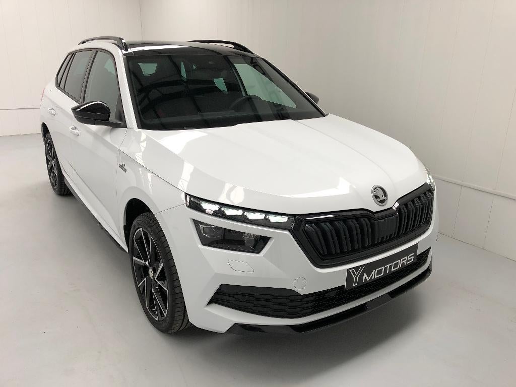 SKODA KAMIQ 1.0 TSI DSG MONTE CARLO TOIT PANO FULL LED, Auto's, Skoda, Automaat, Stof, 139 g/km, Wit