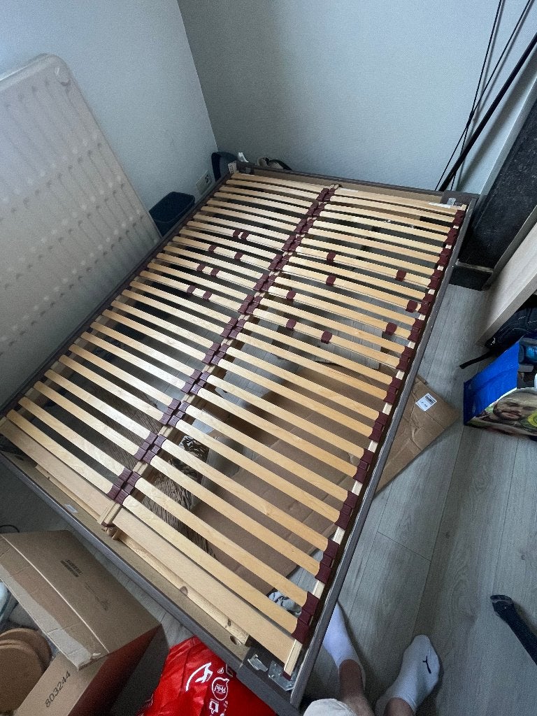 Cadre de lit 140*200+sommier (+matelas), Maison & Meubles, Chambre à coucher | Lits, Utilisé, Deux personnes, 140 cm, 200 cm, Bois