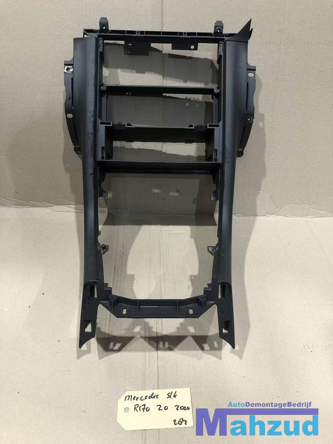 Mercedes SLK R170 Middenconsole radio frame 1706800952 UK en, Mercedes-Benz AG, Mercedes-Benz, Utilisé, Mercedesstrasse 120
70372  Stuttgart, DE